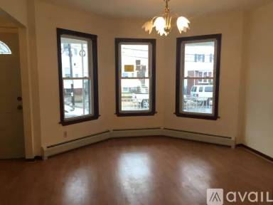 Main picture of 83 W 27th St