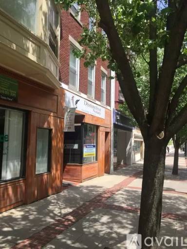 Main picture of 919 W Hamilton St