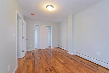 Main picture of 2429 E Tremont Ave