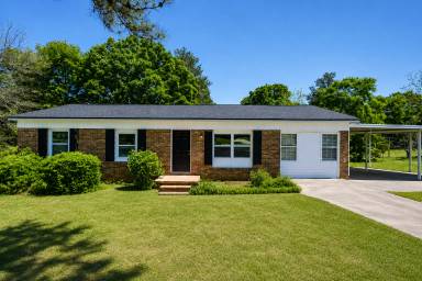 Main picture of 427 Gun Club Rd