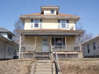 Main picture of 916 W Mulberry St