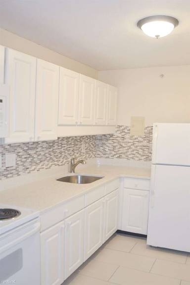 Main picture of 86 Monmouth St