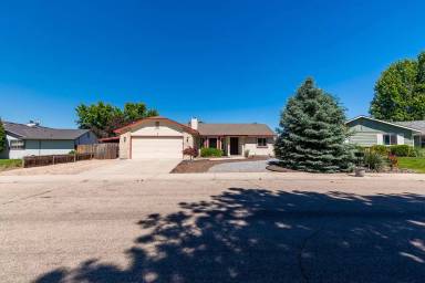 Main picture of 2218 N Maxie Pl