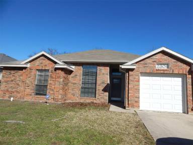 Main picture of 2303 Bluebonnet Dr