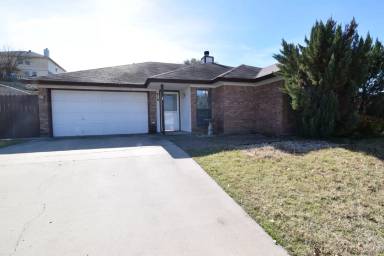 Main picture of 916 Whirlaway Dr