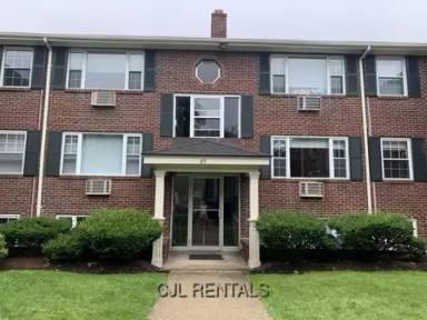 Main picture of 69 Grove St