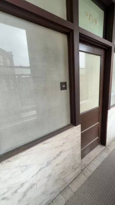 Main picture of 3558 S Grand Blvd