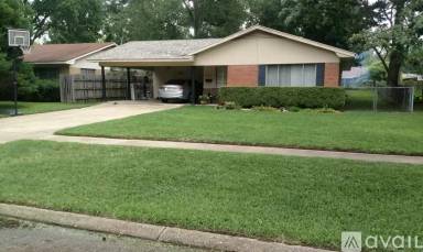 Main picture of 2513 Mecom Dr