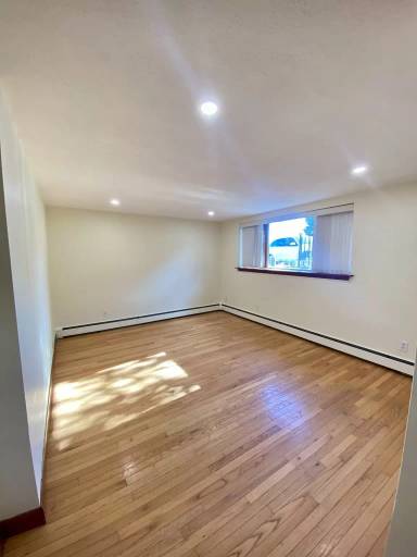 Main picture of 39 Loomis St