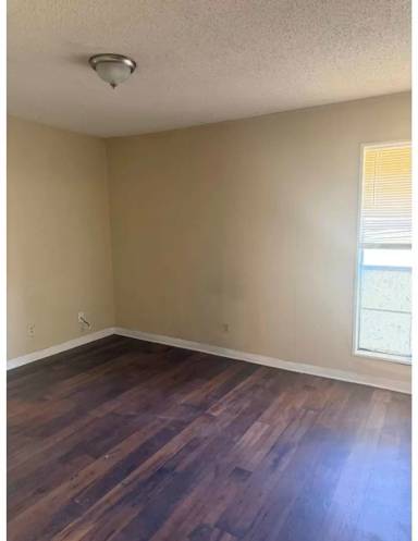 Main picture of 2021 Austin Ave