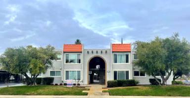 Main picture of 2364 Las Plumas Ave