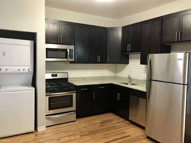 Main picture of 1104 W Oakdale Ave
