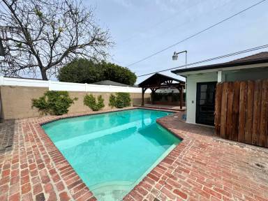 Main picture of 3822 Rose Ave