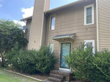 Main picture of 9005 Mahogany Row SE