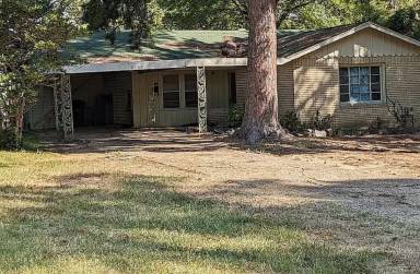 Main picture of 3958 Sumner St