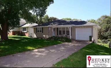 Main picture of 6652 S 85th St