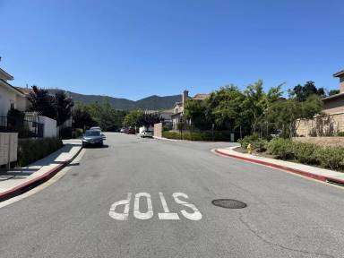 Main picture of 66 Secret Hollow Ln