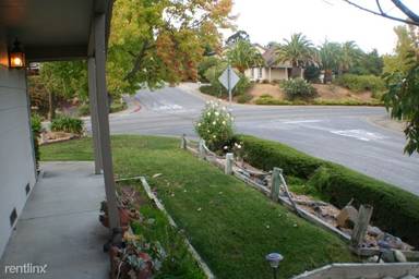 Main picture of 370 Raymond Dr