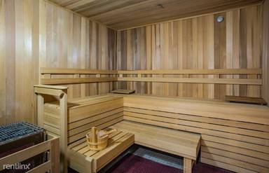 Main picture of 1311 N Wells St