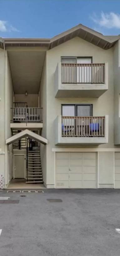 Main picture of 943 Ridgeview Ct