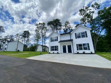 Main picture of 16 Wofford Pine Dr