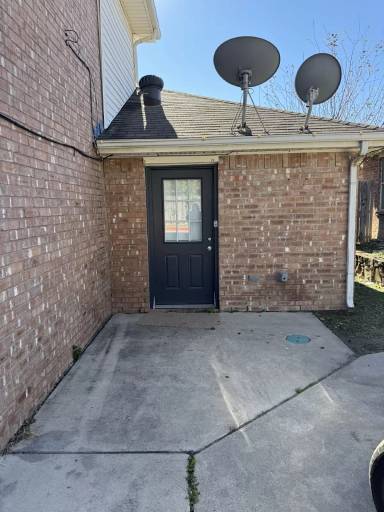 Main picture of 7802 Downe Dr