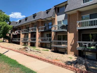 Main picture of 1065 University Ave