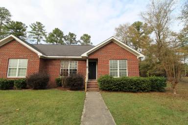 Main picture of 1401 Crossway Cottages Ln