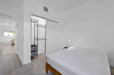 Main picture of 475 SW 7th St