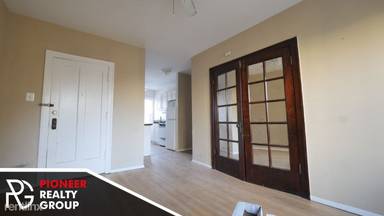 Main picture of 3815-23 N Greenview Ave