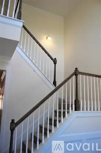 Main picture of 1025 Beechcraft Dr