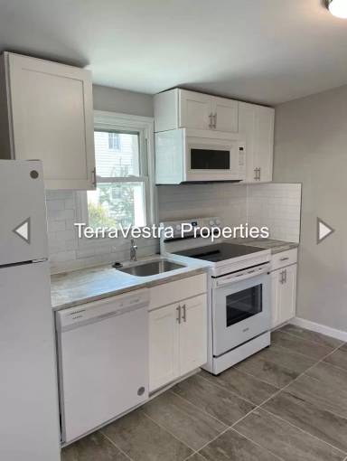 Main picture of 293 N Laurel St
