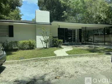 Main picture of 117 NW 21st Ter