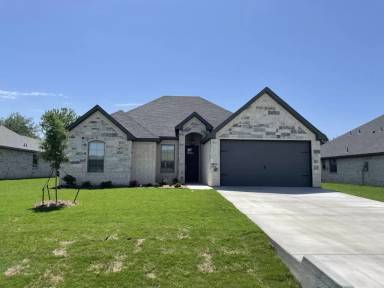 Main picture of 610 Sovereign Dr
