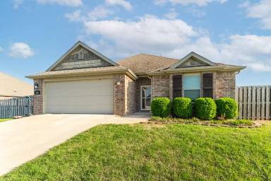 Main picture of 200 Genoa Way