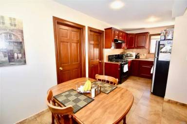 Main picture of 100 Munro Blvd