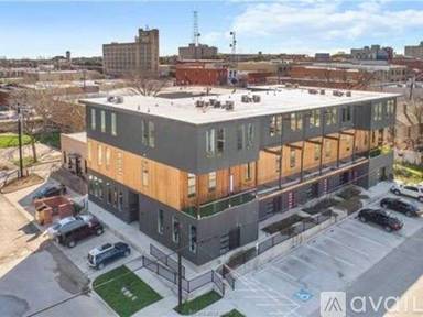 Main picture of 305 N Parker Ave