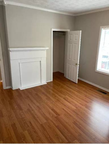 Main picture of 411 Spring St
