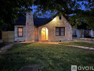 Main picture of 3803 Red River St