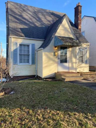 Main picture of 84 Sycamore St