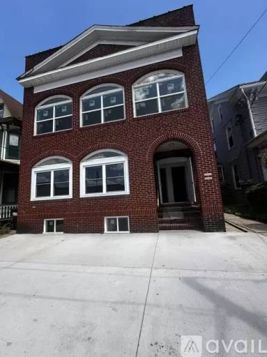 Main picture of 346 Arch St
