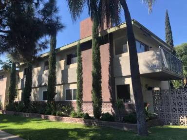 Main picture of 213 E Clifton Ave