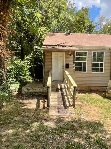 Main picture of 1722 N Fremont Ave