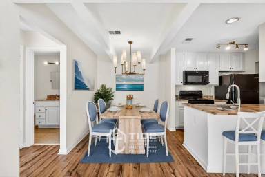 Main picture of 271 Alexandra Dr
