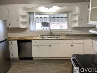 Main picture of 429 Maple Ave