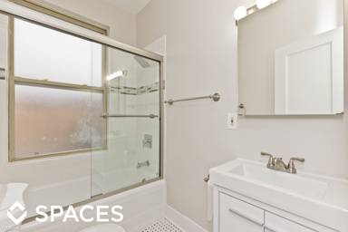 Main picture of 2203 W Montrose Ave