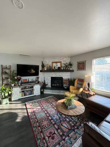 Main picture of 7993 Chase Cir