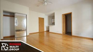 Main picture of 635 W Barry Ave