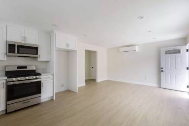 Main picture of 1007 W Angeleno Ave