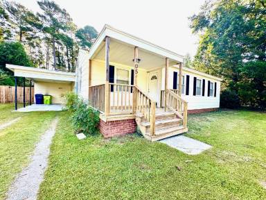 Main picture of 105 Beaufort Dr